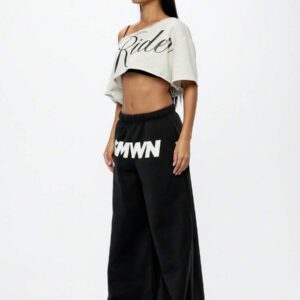 SUMWON WOMEN Top court style épaules dénudées avec logo calligraphié, tenue casual d'été pour festival, week-end, soirée, style urbain