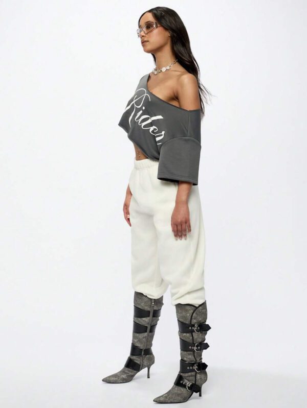 SUMWON WOMEN Top court style épaules dénudées avec logo calligraphié, tenue casual d'été pour festival, week-end, soirée, style urbain – Image 20