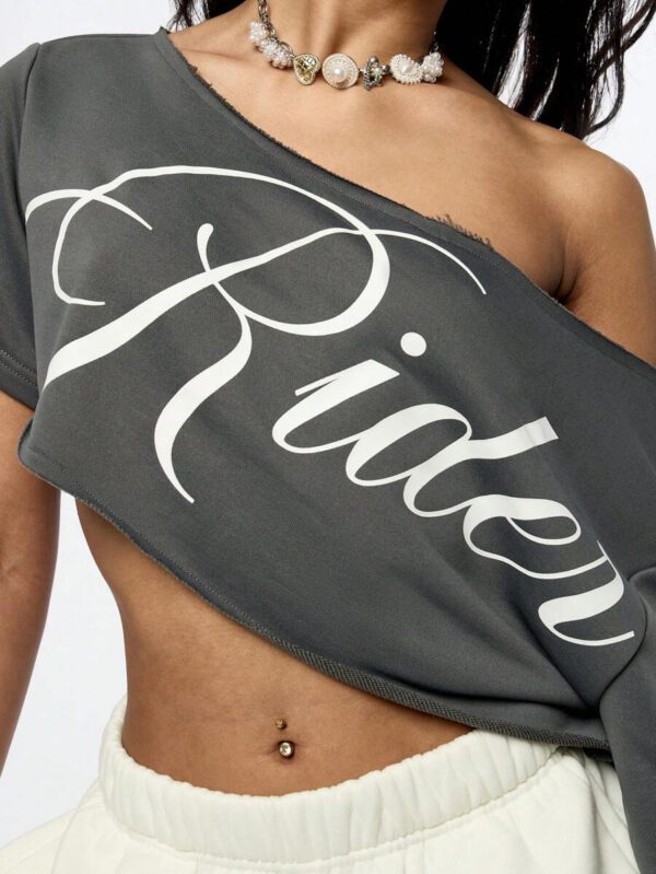 SUMWON WOMEN Top court style épaules dénudées avec logo calligraphié, tenue casual d'été pour festival, week-end, soirée, style urbain – Image 22