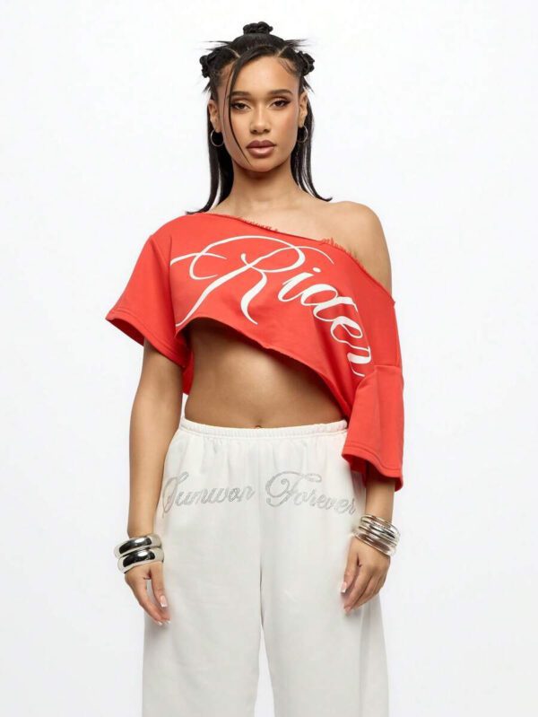 SUMWON WOMEN Top court style épaules dénudées avec logo calligraphié, tenue casual d'été pour festival, week-end, soirée, style urbain – Image 24