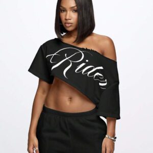 SUMWON WOMEN Top court style épaules dénudées avec logo calligraphié, tenue casual d'été pour festival, week-end, soirée, style urbain