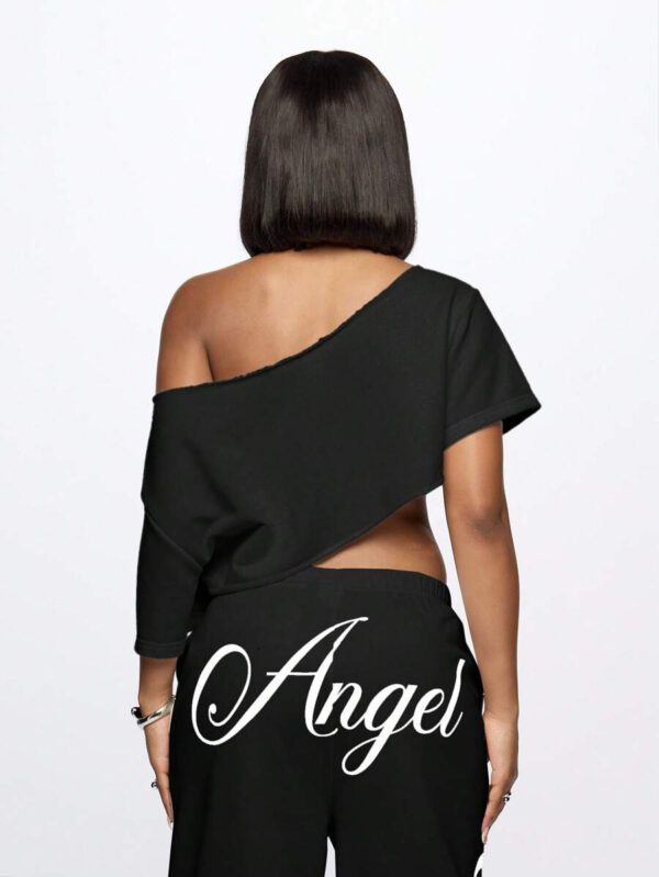 SUMWON WOMEN Top court style épaules dénudées avec logo calligraphié, tenue casual d'été pour festival, week-end, soirée, style urbain – Image 46