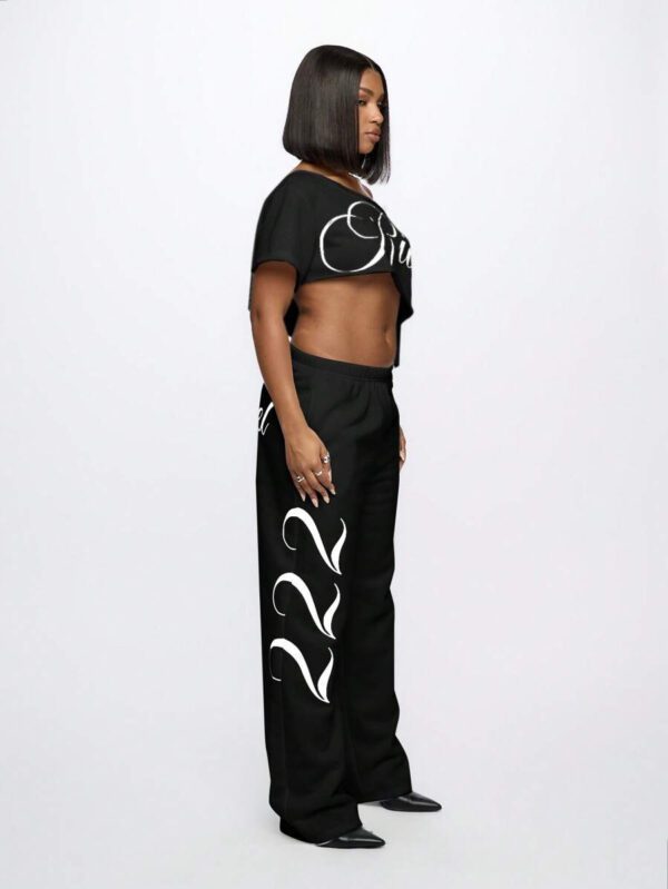 SUMWON WOMEN Top court style épaules dénudées avec logo calligraphié, tenue casual d'été pour festival, week-end, soirée, style urbain – Image 51