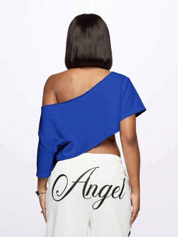 SUMWON WOMEN Top court style épaules dénudées avec logo calligraphié, tenue casual d'été pour festival, week-end, soirée, style urbain – Image 59