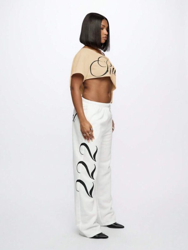 SUMWON WOMEN Top court style épaules dénudées avec logo calligraphié, tenue casual d'été pour festival, week-end, soirée, style urbain – Image 78