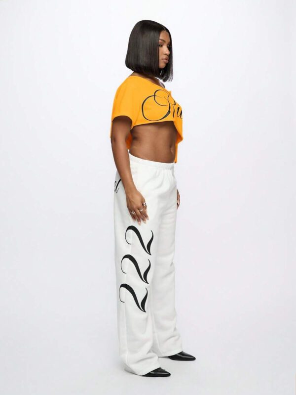SUMWON WOMEN Top court style épaules dénudées avec logo calligraphié, tenue casual d'été pour festival, week-end, soirée, style urbain – Image 85