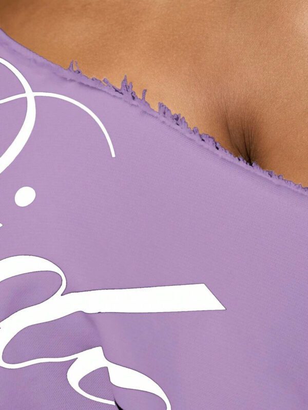SUMWON WOMEN Top court style épaules dénudées avec logo calligraphié, tenue casual d'été pour festival, week-end, soirée, style urbain – Image 103