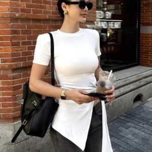 DAZY 1 pièce T-shirt d'été femme à col rond, couleur unie, avec nœud à la taille asymétrique, ourlet fendu, manches courtes blanches