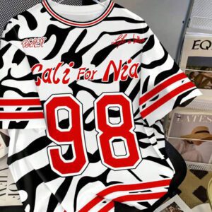 SHEIN T-shirt Femme Style Collège Sports Style Lettre Combinée Numérique Rétro Pois Sens de la Rue Décontracté