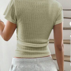 Zielony T-shirt femme à manches courtes avec bordure en dentelle, coupe ajustée élégante avec détail de 3 boutons, Top casual, nouvelles arrivages pour l'été