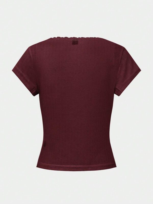 Zielony T-shirt femme à manches courtes avec bordure en dentelle, coupe ajustée élégante avec détail de 3 boutons, Top casual, nouvelles arrivages pour l'été – Image 32