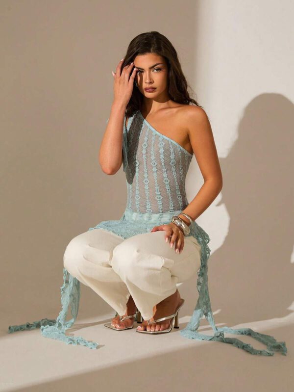 Glamine Top transparent pour femmes avec volants, bretelles asymétriques obliques, texture jacquard pour le printemps et l'été – Image 20