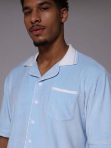 Musero Chemise ample à poche contrastée en velours avec logo "Musero" pour hommes – Image 5