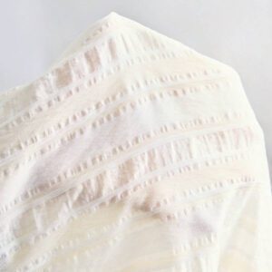 Ontre Chemise décontractée à col cranté et manches courtes, coupe droite. Motif rayé texturé confortable et respirant. Chemise décontractée jeune homme, convient aux festivals et à la vie de tous les jours