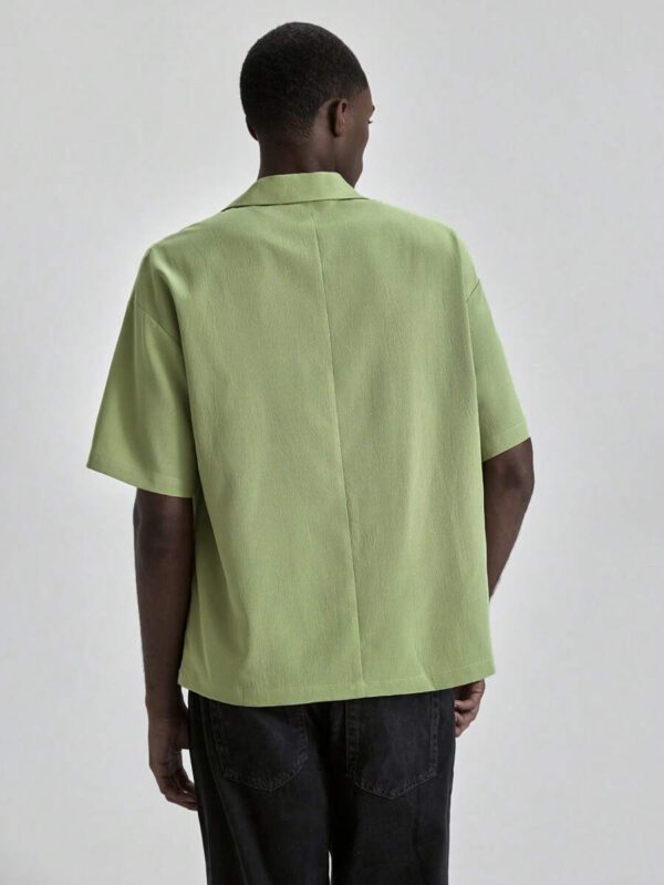 Ontre Chemise polo ample et décontractée pour homme été 2025, couleur unie, avec épaules tombantes. Convient pour la Fête de l'Indépendance, la Saint-Jean, la remise des diplômes, le port casual quotidien. Une chemise polo d'été charmante pour les vacances à la plage et les trajets – Image 4