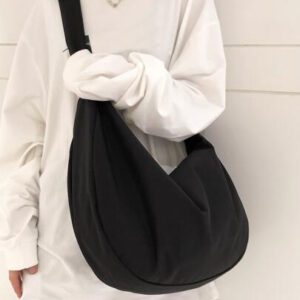 Sac à bandoulière multifonctionnel pour étudiants, sac hobo minimaliste pour hommes. Sac à main, sac d'école, sac de sport, sac de transport, sac de voyage. Sac bandoulière léger avec sangle réglable. Sac hobo en nylon portable pour l'extérieur, cadeau de la Saint-Valentin. Sac de messager, sac , sac fourre-tout noir. Sac de camping, sac banane, articles essentiels de mode pour hommes étudiants. Fournitures scolaires, sac d'école pour le collège.