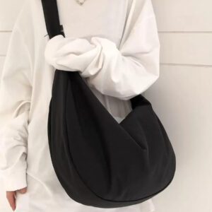 Sac à bandoulière multifonctionnel pour étudiants, sac hobo minimaliste pour hommes. Sac à main, sac d'école, sac de sport, sac de transport, sac de voyage. Sac bandoulière léger avec sangle réglable. Sac hobo en nylon portable pour l'extérieur, cadeau de la Saint-Valentin. Sac de messager, sac , sac fourre-tout noir. Sac de camping, sac banane, articles essentiels de mode pour hommes étudiants. Fournitures scolaires, sac d'école pour le collège.