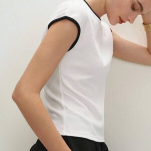 BizChic 2025 Nouvel arrivage d'été Fête de la fête de l'indépendance, top d'été, convient pour les invités de mariage, brunch, décontracté urbain, polyvalent au quotidien. Nouveau T-shirt élégant blanc à col rond pour dames, printemps/été