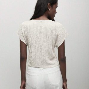 BizChic Blouse t-shirt texturée en crêpe bouillonné à manches chauve-souris plissées, nouveauté été 2025 pour femmes. Romantique, élégante, pour tous les jours, casual, affaires, navette, plage, villégiature. Convient pour les invités de mariage, les festivals de musique à la campagne, le brunch, l'aéroport, le style rétro des années 90
