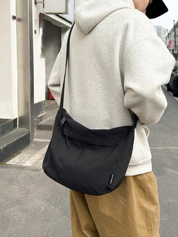 1 pièce, (39,1 yard * 26,9 cm * 12,9 cm) Sac banane mode pour hommes, sac à bandoulière, sac messenger, sac bandoulière, grande capacité, en nylon résistant aux rayures et à l'usure, convient pour le shopping, les rendez-vous, les sorties, le trajet domicile-travail, bandoulière réglable, sac à bandoulière simple, décontracté et cool – Image 5