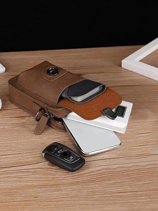 Nouveau sac de téléphone portable pour hommes, sac messager style coréen pour l'épaule, sac de taille décontracté mini avec rabat pour l'extérieur, pochette carrée , cadeau pour hommes pour la Saint-Valentin, sac de voyage vintage, sac essentiel pour les vacances, sac bandoulière pour hommes pour le camping, sacs autocollants, sac marron d'hiver, sac pour la rentrée, cadeaux de la Saint-Valentin pour les hommes, sac à l'épaule vintage – Image 9