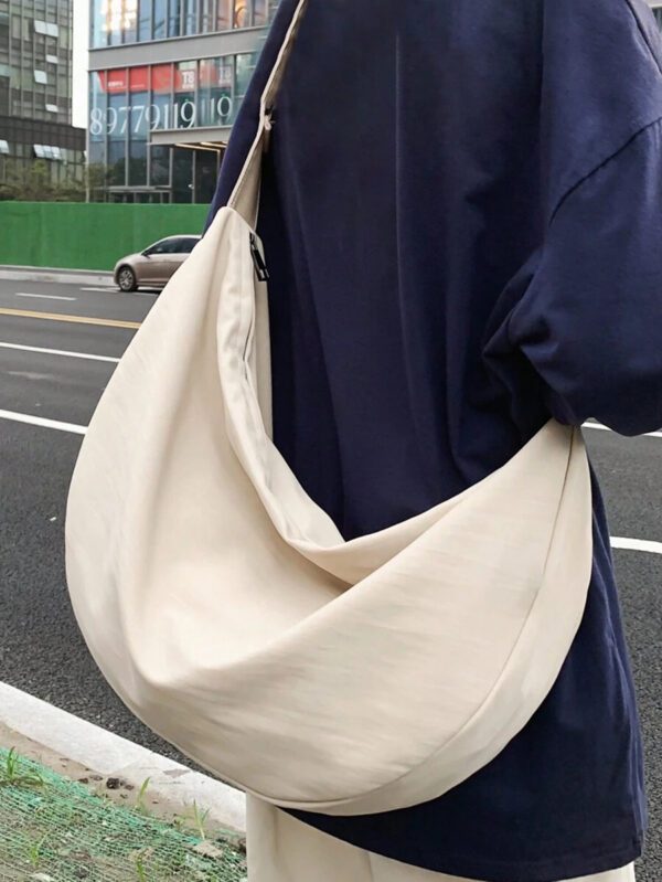 Sac à bandoulière multifonctionnel pour étudiants, sac hobo minimaliste pour hommes. Sac à main, sac d'école, sac de sport, sac de transport, sac de voyage. Sac bandoulière léger avec sangle réglable. Sac hobo en nylon portable pour l'extérieur, cadeau de la Saint-Valentin. Sac de messager, sac , sac fourre-tout noir. Sac de camping, sac banane, articles essentiels de mode pour hommes étudiants. Fournitures scolaires, sac d'école pour le collège. – Image 8