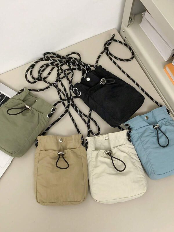 Sacoche/sac bandoulière mini pour homme, pochette pour téléphone, portefeuille. Idéal pour la randonnée, les voyages d'automne, Noël, l'hiver. Cadeaux pour hommes. Sac d'épaule polyvalent, grande capacité, extérieur mode et décontracté. Petit sac pour hommes, sac pour portable – Image 17
