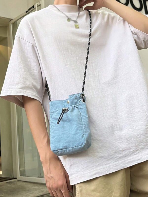 Sacoche/sac bandoulière mini pour homme, pochette pour téléphone, portefeuille. Idéal pour la randonnée, les voyages d'automne, Noël, l'hiver. Cadeaux pour hommes. Sac d'épaule polyvalent, grande capacité, extérieur mode et décontracté. Petit sac pour hommes, sac pour portable – Image 31