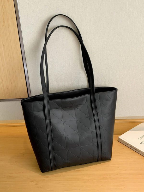 Sac fourre-tout à l'épaule à la mode avec grande capacité, matelassé, avec motif à carreaux gaufrés et couleur unie pour femmes – Image 7