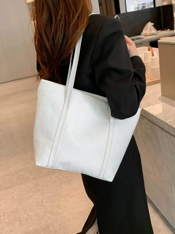 Sac fourre-tout à l'épaule à la mode avec grande capacité, matelassé, avec motif à carreaux gaufrés et couleur unie pour femmes – Image 15