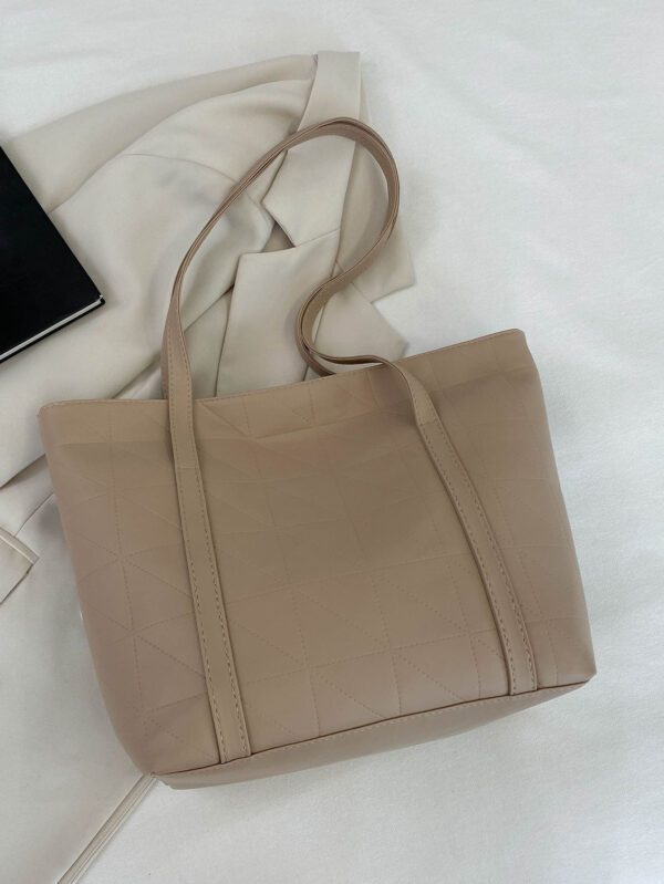Sac fourre-tout à l'épaule à la mode avec grande capacité, matelassé, avec motif à carreaux gaufrés et couleur unie pour femmes – Image 25