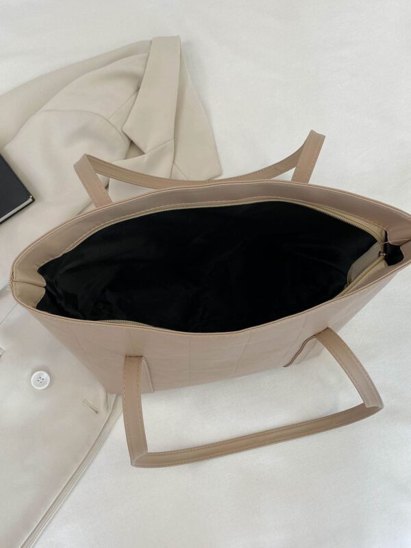 Sac fourre-tout à l'épaule à la mode avec grande capacité, matelassé, avec motif à carreaux gaufrés et couleur unie pour femmes – Image 28
