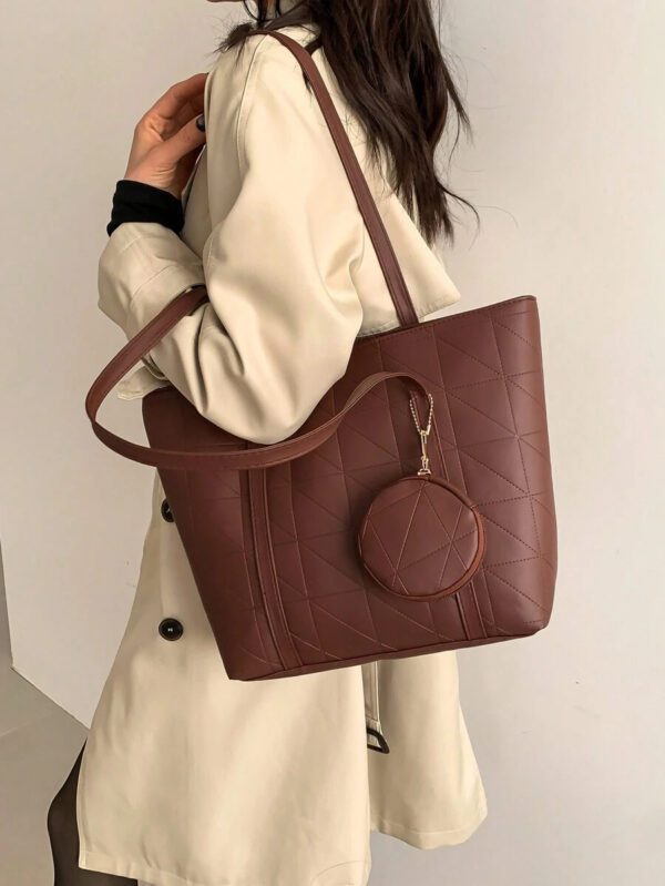 Sac fourre-tout à l'épaule à la mode avec grande capacité, matelassé, avec motif à carreaux gaufrés et couleur unie pour femmes – Image 50
