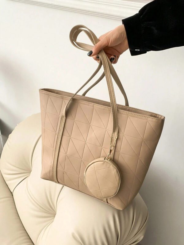 Sac fourre-tout à l'épaule à la mode avec grande capacité, matelassé, avec motif à carreaux gaufrés et couleur unie pour femmes – Image 55