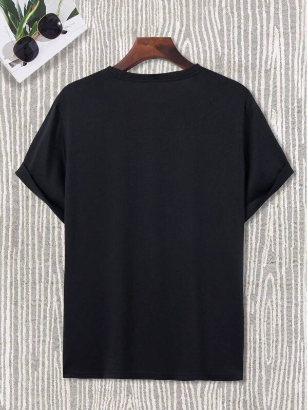Manfinity Hypemode T-shirt décontracté à col rond, manches courtes avec imprimé de dessin animé mignon pour homme en été. Cadeau pour le petit ami, pour sortir – Image 8