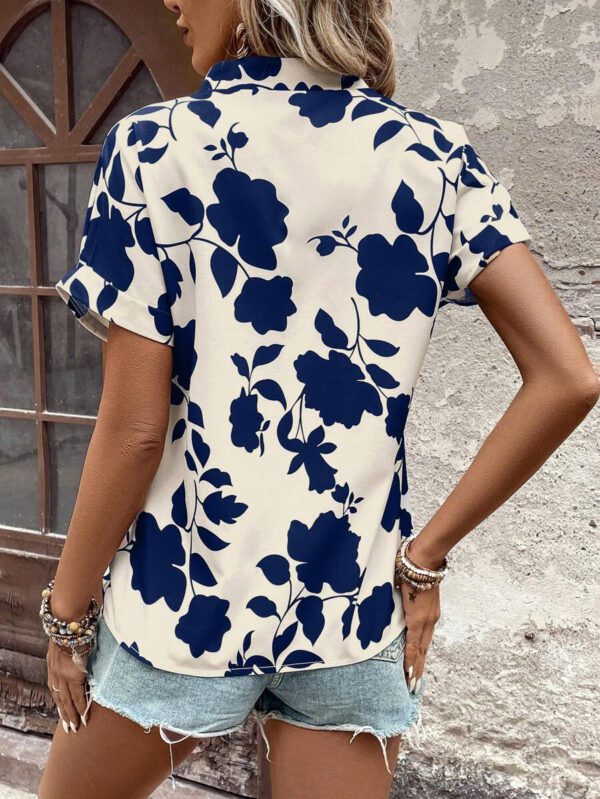 EMERY ROSE Femme Vacances d'été Couleur unie Grande fleur Col V Évasé Manches Courtes Ample Chemise, Top Manches Courtes – Image 3