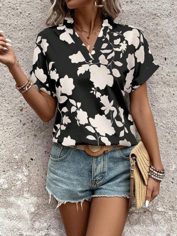 EMERY ROSE Femme Vacances d'été Couleur unie Grande fleur Col V Évasé Manches Courtes Ample Chemise, Top Manches Courtes – Image 12