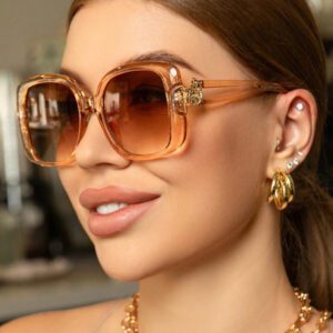 Lunettes de soleil vintage à grand cadre carré en plastique, monture de mode classique pour les sorties en extérieur, les voyages, la plage et les vacances. Protection UV élégante et à la mode pour les sorties en famille, les vacances d'été, la plage, les voyages et les loisirs en extérieur.