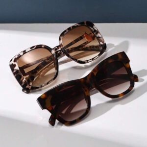 Lunettes de soleil vintage à grand cadre carré en plastique, monture de mode classique pour les sorties en extérieur, les voyages, la plage et les vacances. Protection UV élégante et à la mode pour les sorties en famille, les vacances d'été, la plage, les voyages et les loisirs en extérieur.