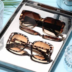Lunettes de soleil vintage à grand cadre carré en plastique, monture de mode classique pour les sorties en extérieur, les voyages, la plage et les vacances. Protection UV élégante et à la mode pour les sorties en famille, les vacances d'été, la plage, les voyages et les loisirs en extérieur.