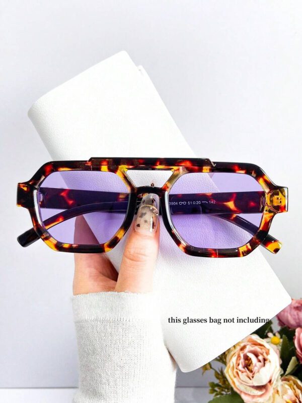 Nouvelle paire de lunettes de mode carrée haut de gamme pour femmes et hommes. Lunettes de mode avec des verres uniques rétro et océaniques. Convient pour le port quotidien, les accessoires de plage pour femmes, les pour l'été, la plage, les vacances, l'extérieur et les voyages. Monture oversize style bohème léopard écaille de tortue pour les vacances, la plage et les voyages. – Image 20