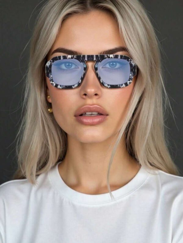 Nouvelle paire de lunettes de mode carrée haut de gamme pour femmes et hommes. Lunettes de mode avec des verres uniques rétro et océaniques. Convient pour le port quotidien, les accessoires de plage pour femmes, les pour l'été, la plage, les vacances, l'extérieur et les voyages. Monture oversize style bohème léopard écaille de tortue pour les vacances, la plage et les voyages. – Image 23
