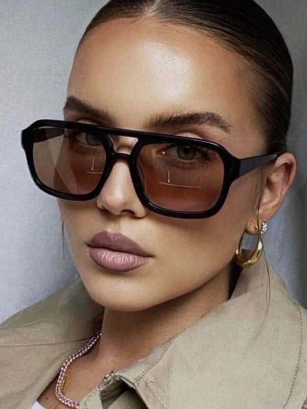 Lunettes de soleil mode avec cadre géométrique. Lunettes de soleil décontractées pour la plage. Accessoires de plage pour femmes. Lunettes de soleil de base convenant aux pulls, jeans, survêtements, sweats à capuche, vestes, robes et chemises manches longues. Élégant pour les sorties familiales, les voyages, les vacances d'été à la plage, les activités en extérieur. – Image 2