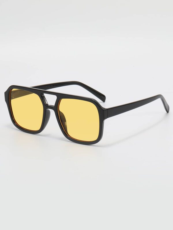 Lunettes de soleil mode avec cadre géométrique. Lunettes de soleil décontractées pour la plage. Accessoires de plage pour femmes. Lunettes de soleil de base convenant aux pulls, jeans, survêtements, sweats à capuche, vestes, robes et chemises manches longues. Élégant pour les sorties familiales, les voyages, les vacances d'été à la plage, les activités en extérieur. – Image 8