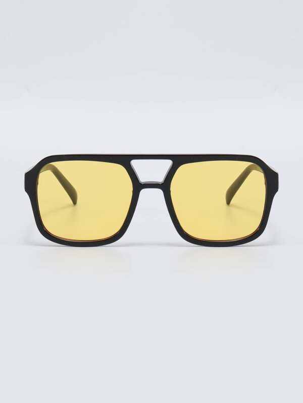 Lunettes de soleil mode avec cadre géométrique. Lunettes de soleil décontractées pour la plage. Accessoires de plage pour femmes. Lunettes de soleil de base convenant aux pulls, jeans, survêtements, sweats à capuche, vestes, robes et chemises manches longues. Élégant pour les sorties familiales, les voyages, les vacances d'été à la plage, les activités en extérieur. – Image 9