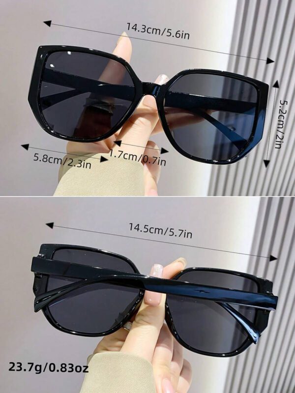 Lunettes de soleil rétro à grand cadre carré en plastique, design classique, décoration pour les voyages, les vacances à la plage, la protection UV et la conduite. Lunettes de soleil de mode unisexe élégantes pour les sorties en famille, les vacances, l'été, la plage, les voyages et les activités extérieures – Image 6