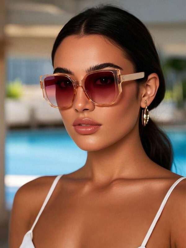 Lunettes de soleil rétro à grand cadre carré en plastique, design classique, décoration pour les voyages, les vacances à la plage, la protection UV et la conduite. Lunettes de soleil de mode unisexe élégantes pour les sorties en famille, les vacances, l'été, la plage, les voyages et les activités extérieures – Image 22