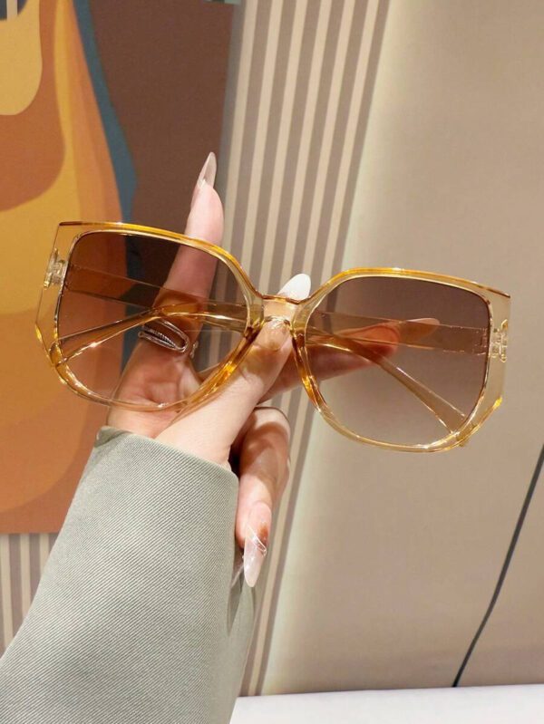 Lunettes de soleil rétro à grand cadre carré en plastique, design classique, décoration pour les voyages, les vacances à la plage, la protection UV et la conduite. Lunettes de soleil de mode unisexe élégantes pour les sorties en famille, les vacances, l'été, la plage, les voyages et les activités extérieures – Image 24