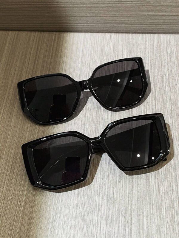 Lunettes de soleil rétro à grand cadre carré en plastique, design classique, décoration pour les voyages, les vacances à la plage, la protection UV et la conduite. Lunettes de soleil de mode unisexe élégantes pour les sorties en famille, les vacances, l'été, la plage, les voyages et les activités extérieures – Image 27