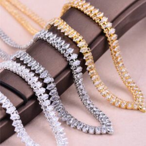 CORUIXI 4pcs Fashionable Gold V-Shaped Jewelry Set For Women, Includes Zirconia Necklace, Earrings, Bracelet, Ring, Diamond Accessories Suitable For Daily Wear